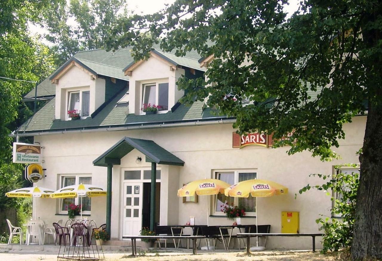 Pizzeria Alzbetka Hotell Strecno Eksteriør bilde